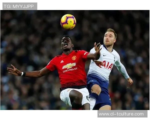 曼联热刺激战看台球迷热情高涨共同见证精彩对决